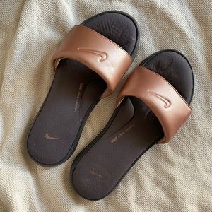 Nike Ultra Comfort Slides